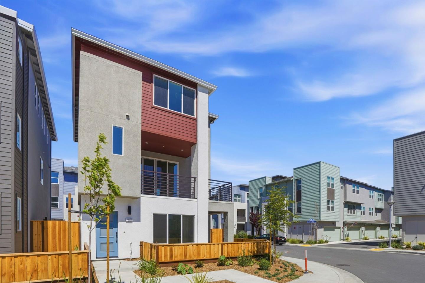 Detail Gallery Image 2 of 24 For 6002 Sunglow Ter, San Ramon,  CA 94583 - 3 Beds | 2/1 Baths