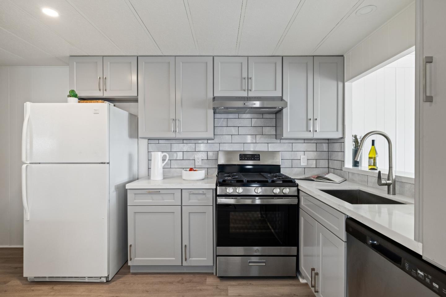 Detail Gallery Image 4 of 17 For 10 Lighthouse Rd #10,  Half Moon Bay,  CA 94019 - 2 Beds | 1 Baths