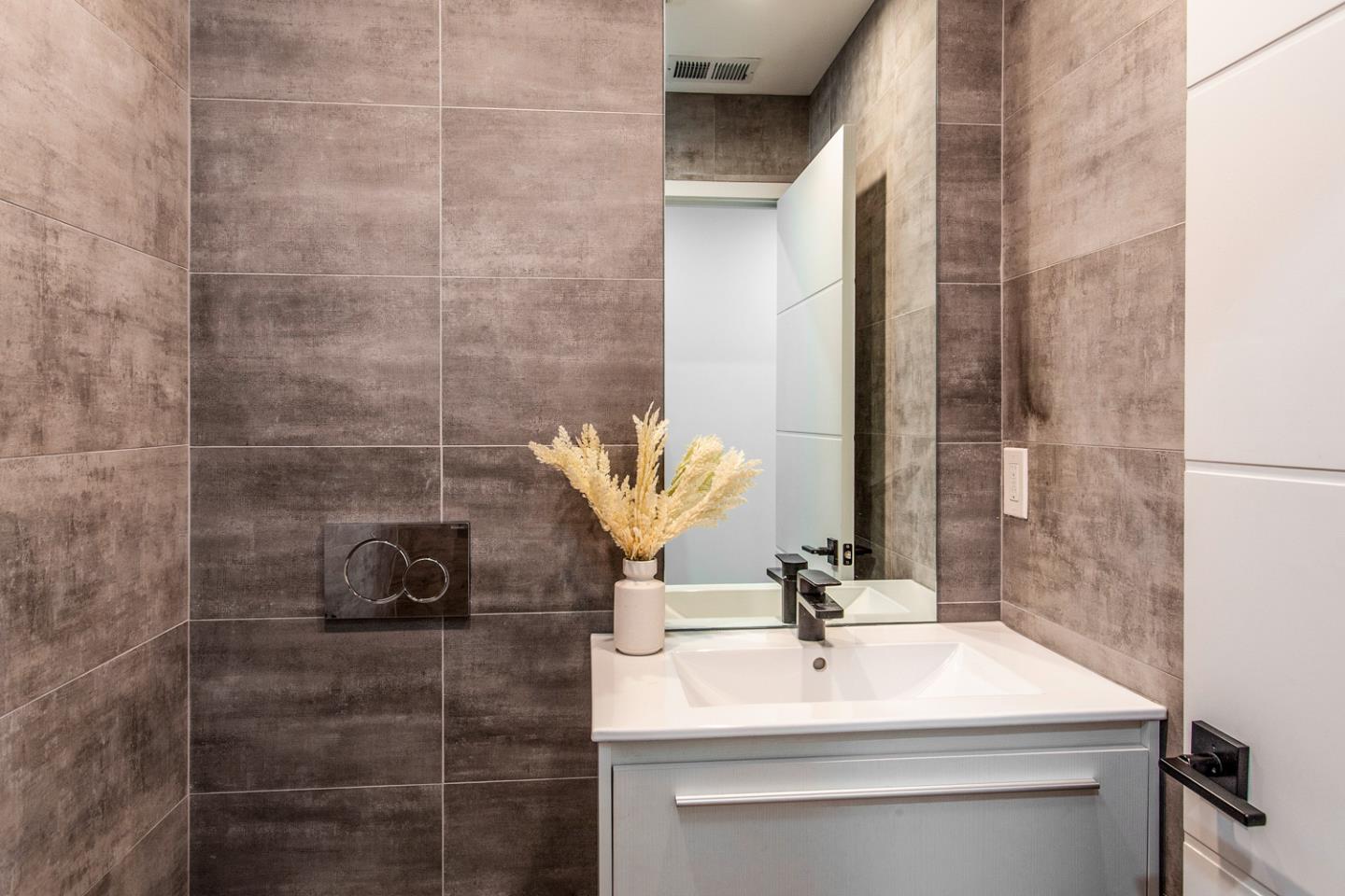 Detail Gallery Image 12 of 37 For 1240 Colonial Oaks Dr, Los Altos,  CA 94024 - 4 Beds | 3/1 Baths