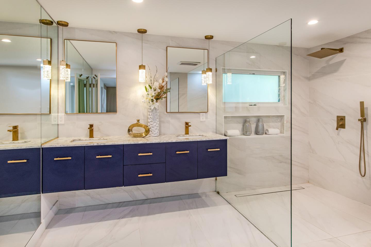 Detail Gallery Image 15 of 37 For 1240 Colonial Oaks Dr, Los Altos,  CA 94024 - 4 Beds | 3/1 Baths