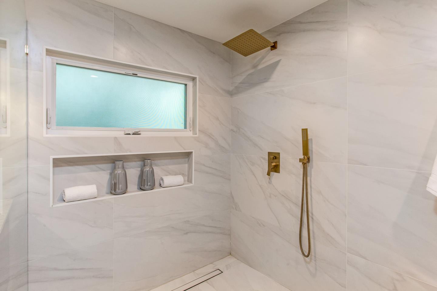 Detail Gallery Image 17 of 37 For 1240 Colonial Oaks Dr, Los Altos,  CA 94024 - 4 Beds | 3/1 Baths