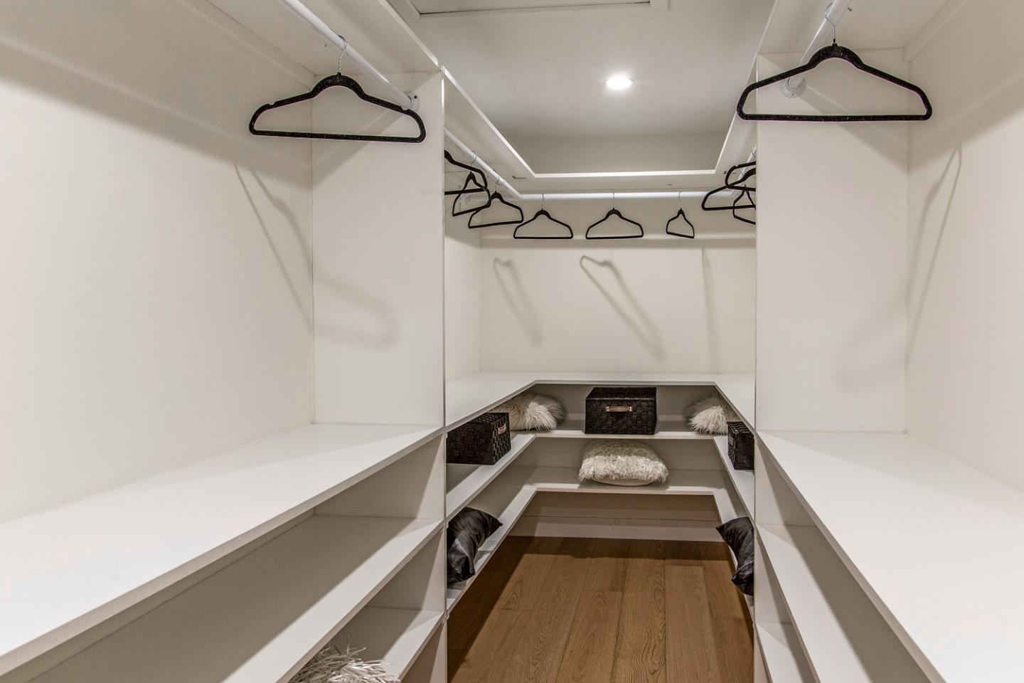 Detail Gallery Image 18 of 37 For 1240 Colonial Oaks Dr, Los Altos,  CA 94024 - 4 Beds | 3/1 Baths