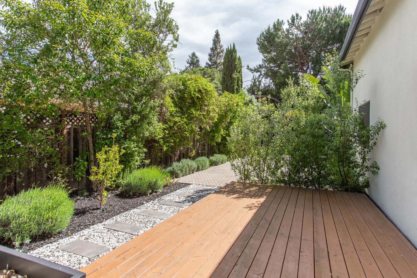 Detail Gallery Image 20 of 37 For 1240 Colonial Oaks Dr, Los Altos,  CA 94024 - 4 Beds | 3/1 Baths