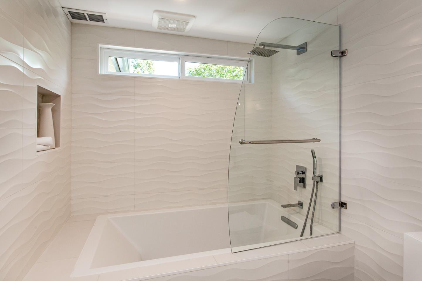 Detail Gallery Image 28 of 37 For 1240 Colonial Oaks Dr, Los Altos,  CA 94024 - 4 Beds | 3/1 Baths