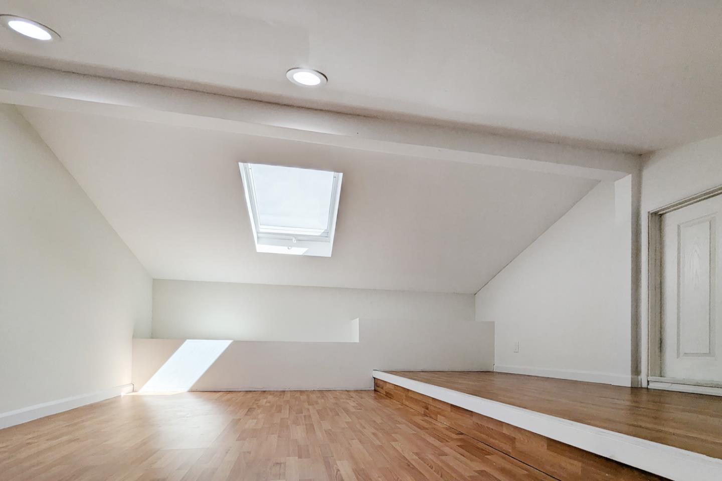 Detail Gallery Image 29 of 37 For 1240 Colonial Oaks Dr, Los Altos,  CA 94024 - 4 Beds | 3/1 Baths