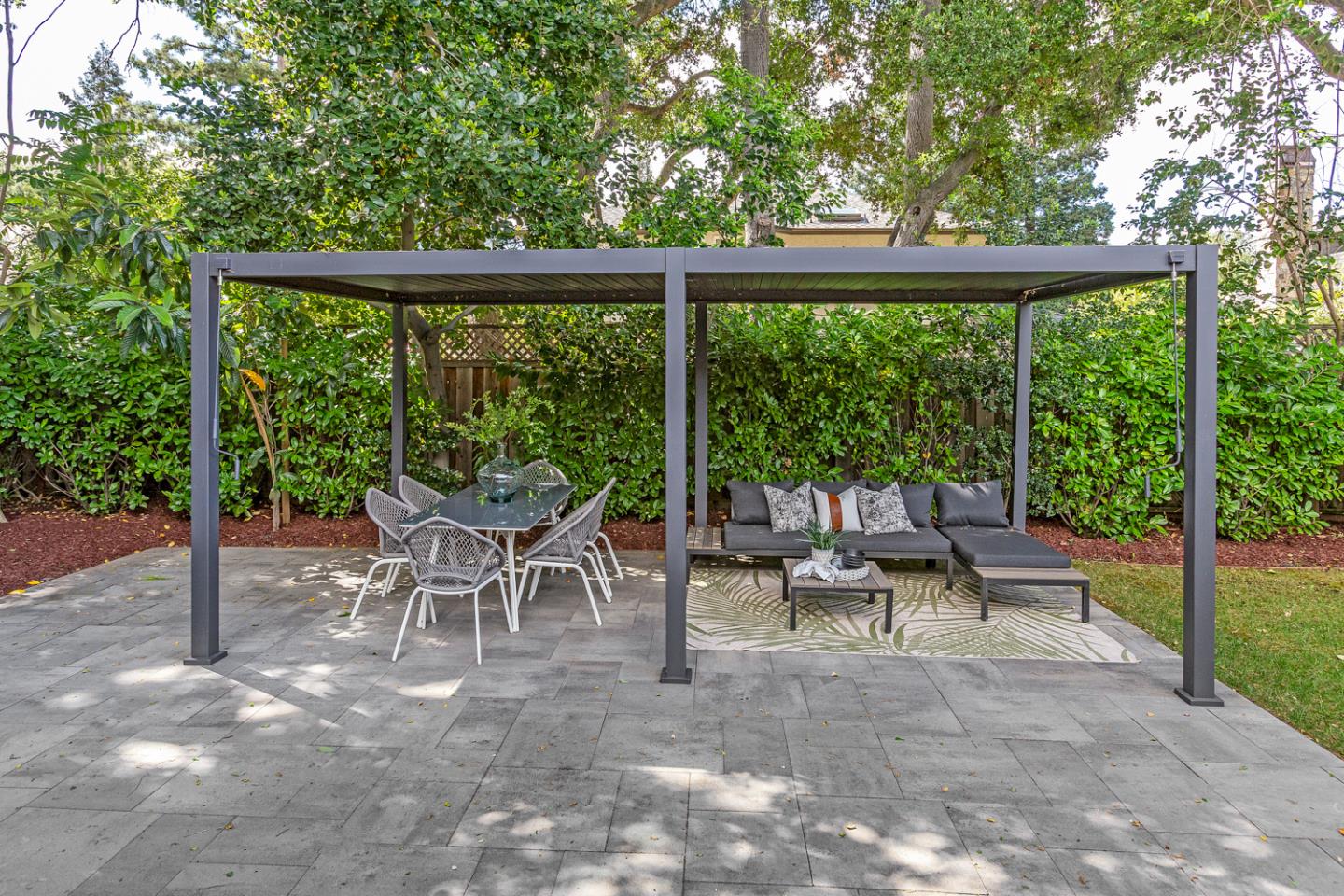 Detail Gallery Image 30 of 37 For 1240 Colonial Oaks Dr, Los Altos,  CA 94024 - 4 Beds | 3/1 Baths