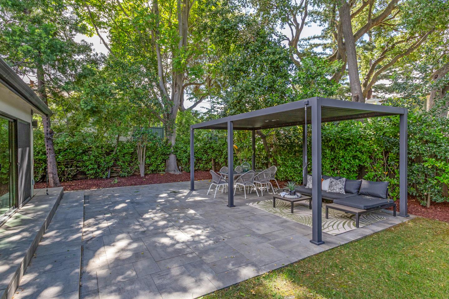 Detail Gallery Image 33 of 37 For 1240 Colonial Oaks Dr, Los Altos,  CA 94024 - 4 Beds | 3/1 Baths