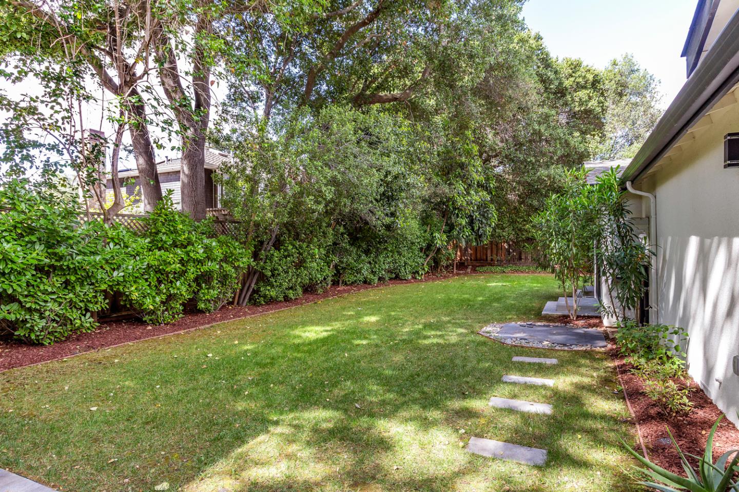 Detail Gallery Image 34 of 37 For 1240 Colonial Oaks Dr, Los Altos,  CA 94024 - 4 Beds | 3/1 Baths