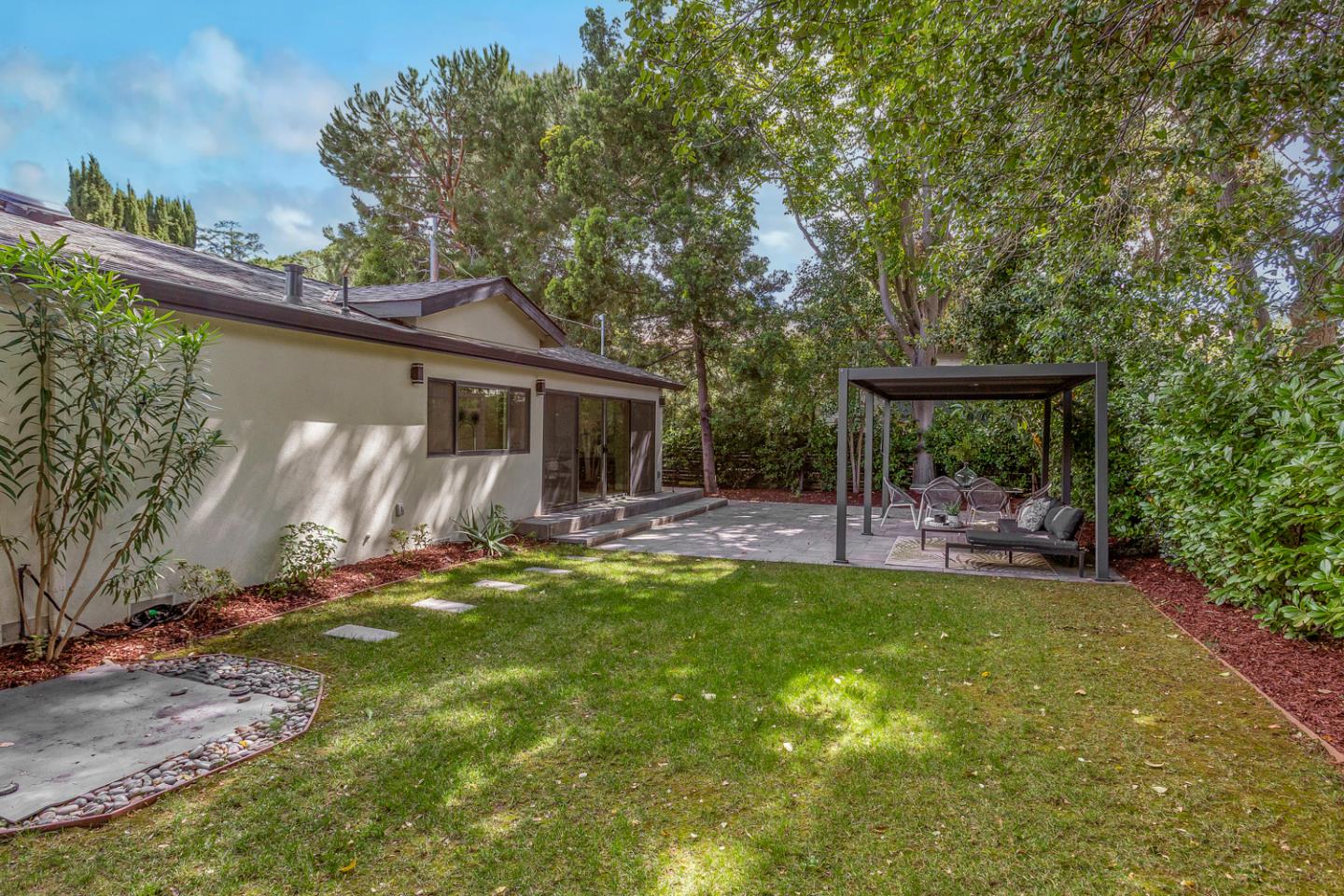 Detail Gallery Image 36 of 37 For 1240 Colonial Oaks Dr, Los Altos,  CA 94024 - 4 Beds | 3/1 Baths