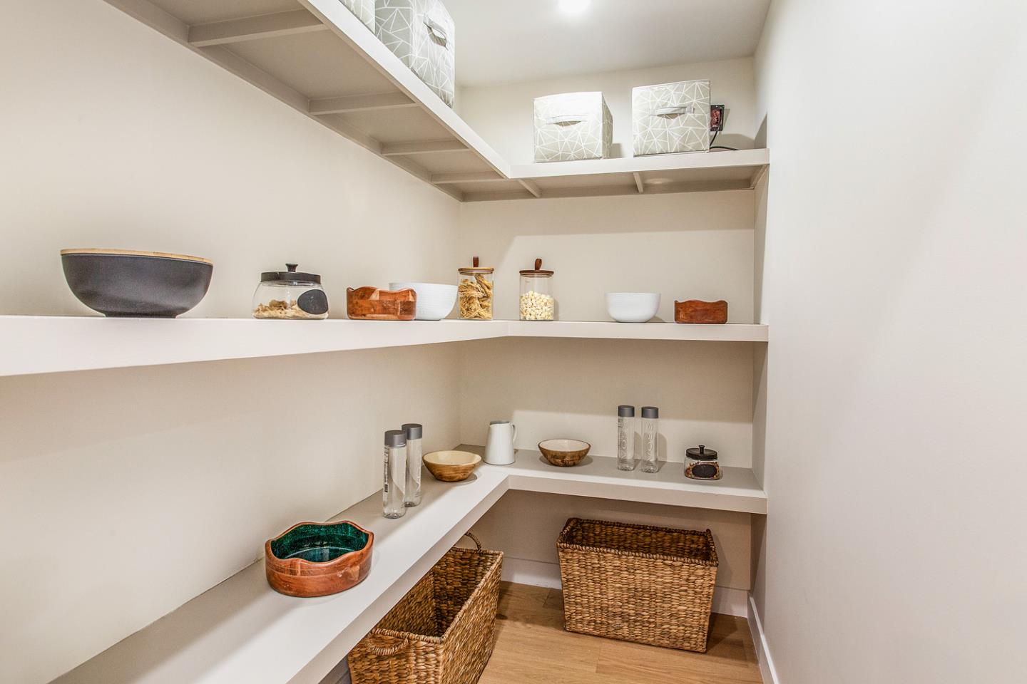 Detail Gallery Image 9 of 37 For 1240 Colonial Oaks Dr, Los Altos,  CA 94024 - 4 Beds | 3/1 Baths