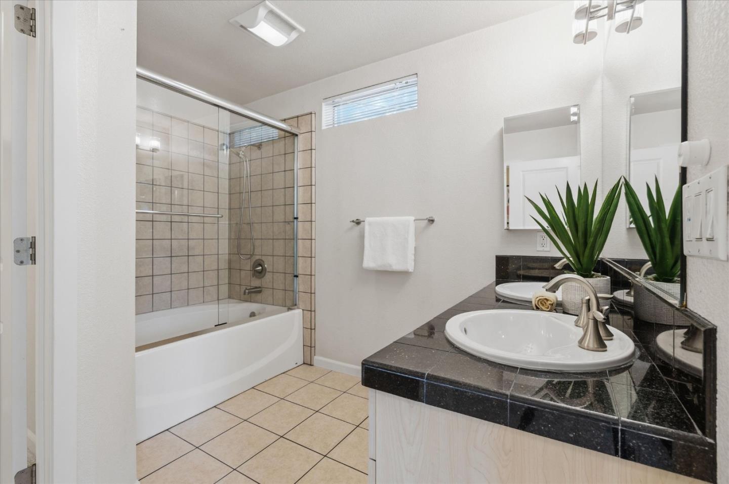 Photo #18: ML82043938 Listing: Photo #18