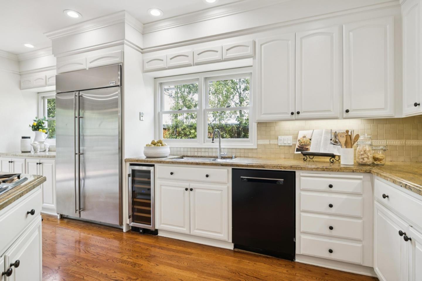 Detail Gallery Image 17 of 36 For 151 Lowell Ave, Palo Alto,  CA 94301 - 5 Beds | 4/1 Baths