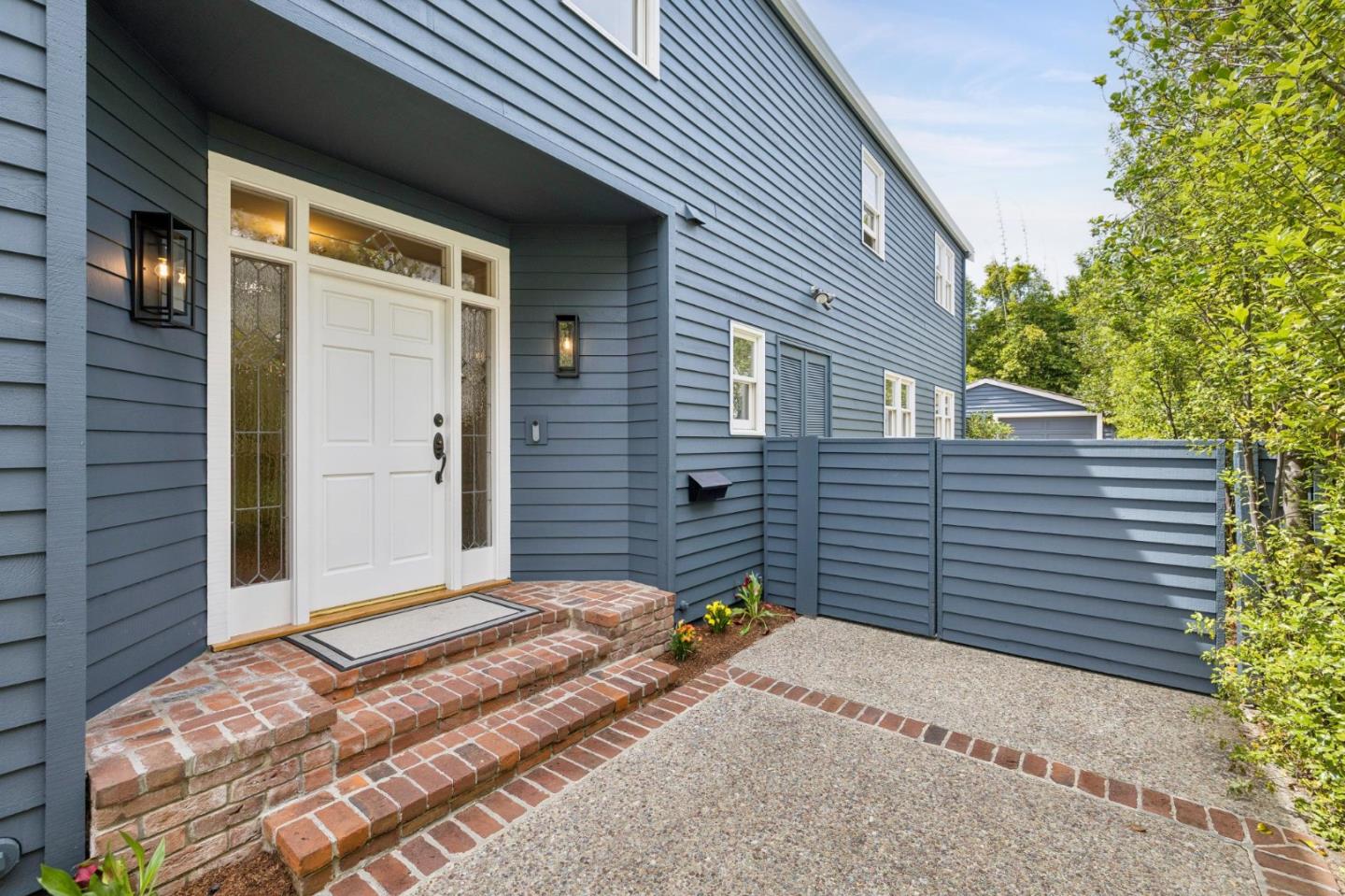 Detail Gallery Image 2 of 36 For 151 Lowell Ave, Palo Alto,  CA 94301 - 5 Beds | 4/1 Baths