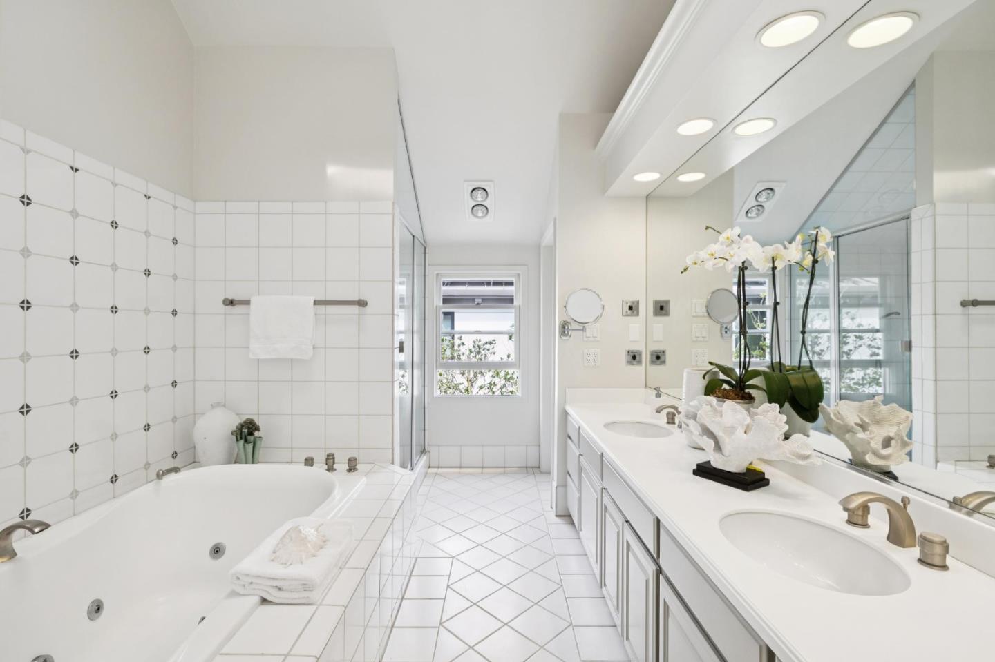 Detail Gallery Image 22 of 36 For 151 Lowell Ave, Palo Alto,  CA 94301 - 5 Beds | 4/1 Baths