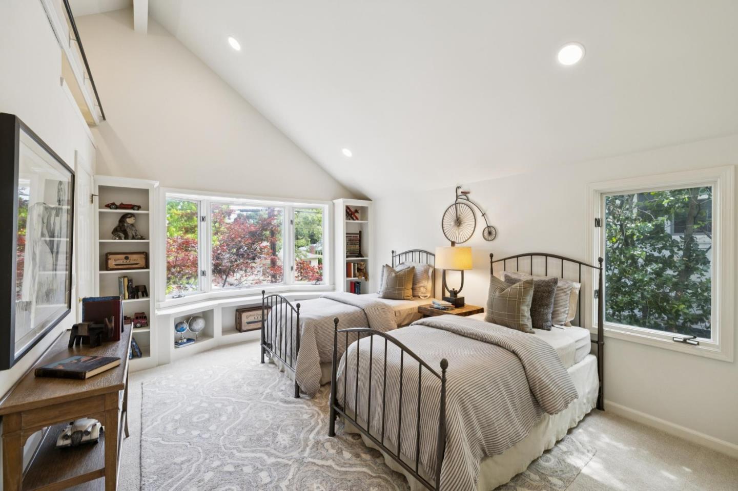 Detail Gallery Image 25 of 36 For 151 Lowell Ave, Palo Alto,  CA 94301 - 5 Beds | 4/1 Baths