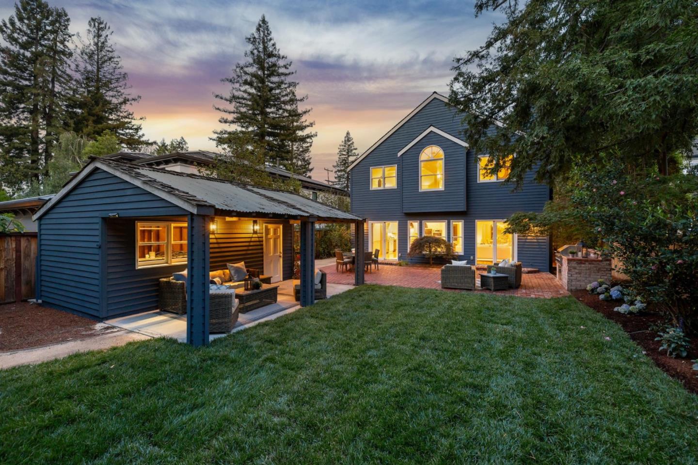 Detail Gallery Image 29 of 36 For 151 Lowell Ave, Palo Alto,  CA 94301 - 5 Beds | 4/1 Baths