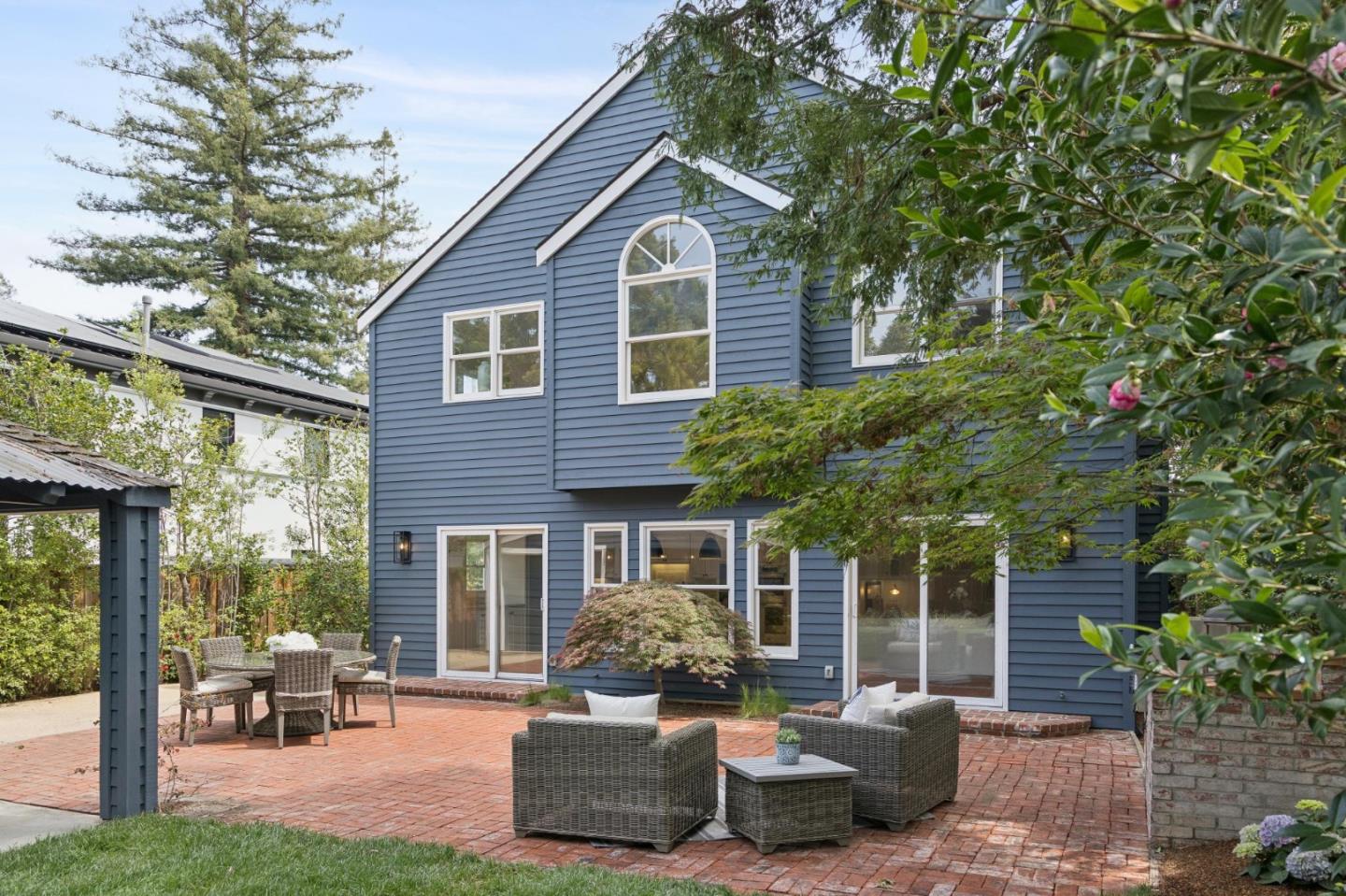 Detail Gallery Image 31 of 36 For 151 Lowell Ave, Palo Alto,  CA 94301 - 5 Beds | 4/1 Baths