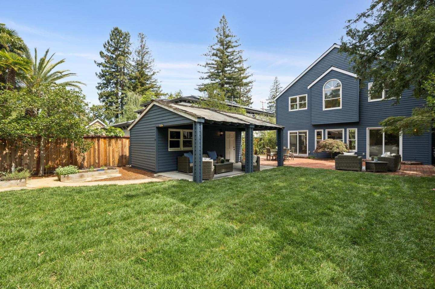 Detail Gallery Image 33 of 36 For 151 Lowell Ave, Palo Alto,  CA 94301 - 5 Beds | 4/1 Baths