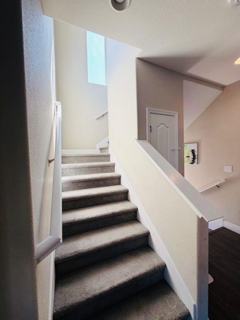 Detail Gallery Image 4 of 22 For 401 Ellicott Loop, San Jose,  CA 95123 - 4 Beds | 3/1 Baths