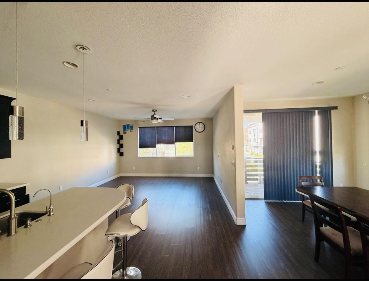 Detail Gallery Image 6 of 22 For 401 Ellicott Loop, San Jose,  CA 95123 - 4 Beds | 3/1 Baths