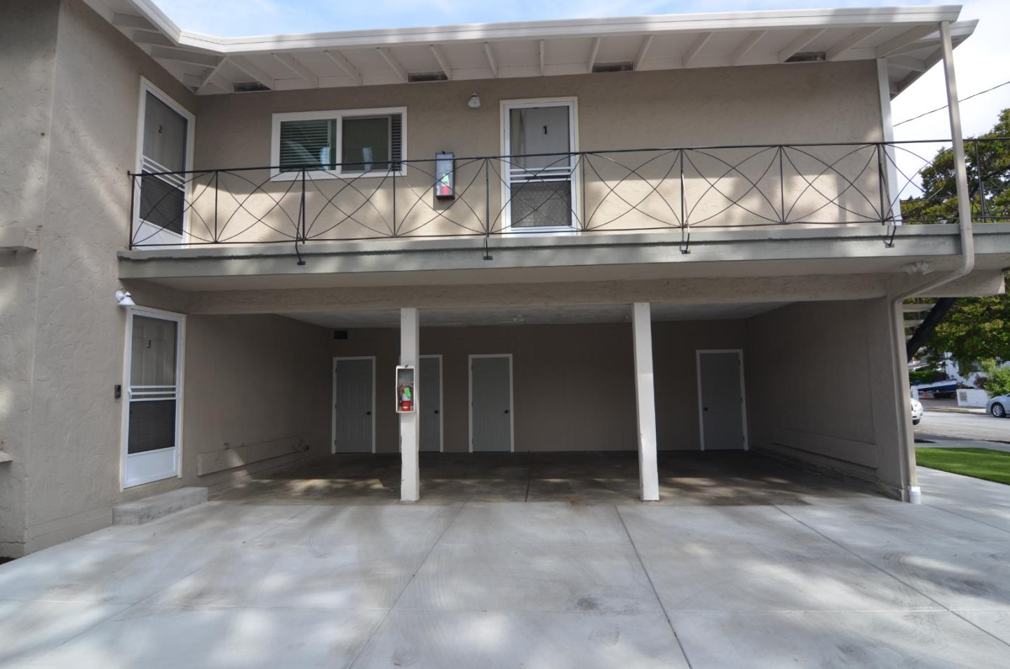 Detail Gallery Image 4 of 27 For 1164 Clinton St, Redwood City,  CA 94061 - – Beds | – Baths