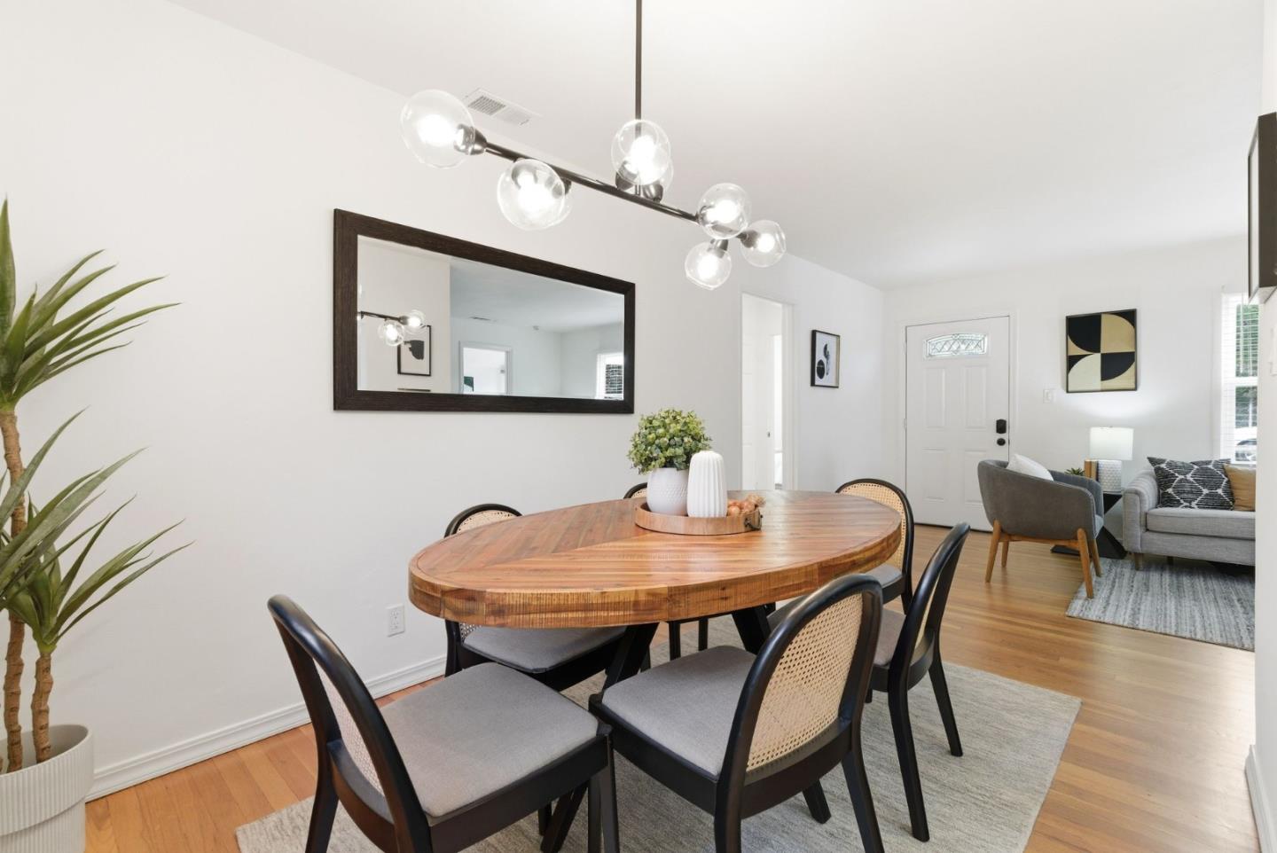 Detail Gallery Image 12 of 33 For 103 W Arques Ave, Sunnyvale,  CA 94085 - 3 Beds | 2 Baths