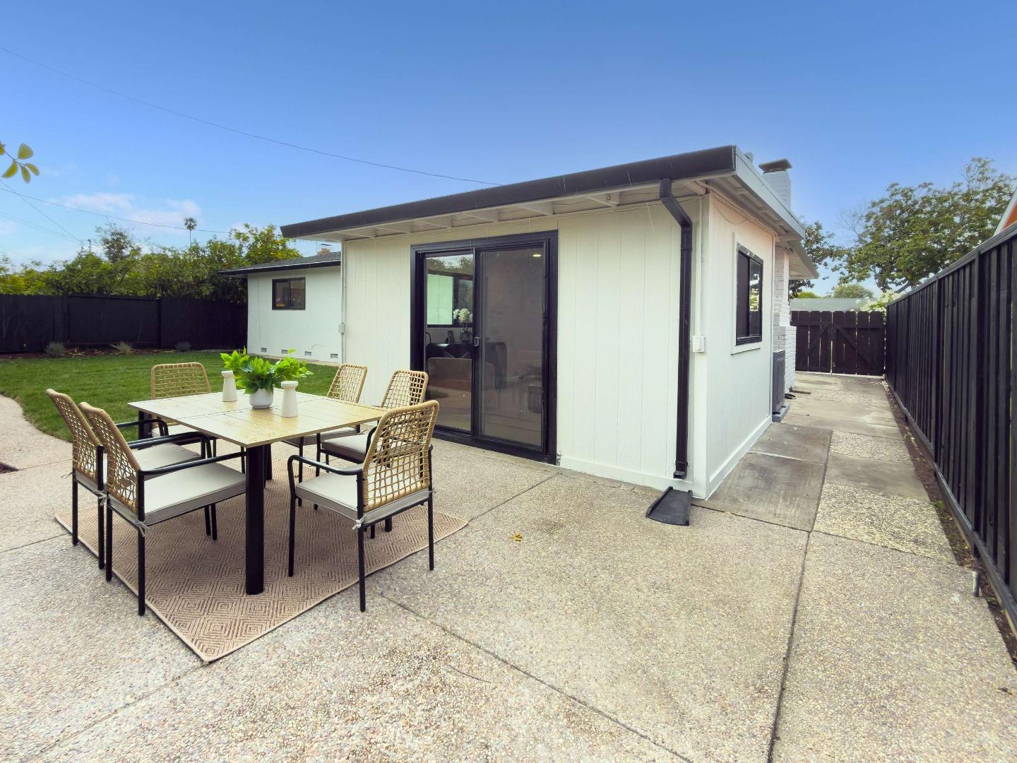 Detail Gallery Image 29 of 42 For 1650 S Wolfe Rd, Sunnyvale,  CA 94087 - 3 Beds | 2 Baths