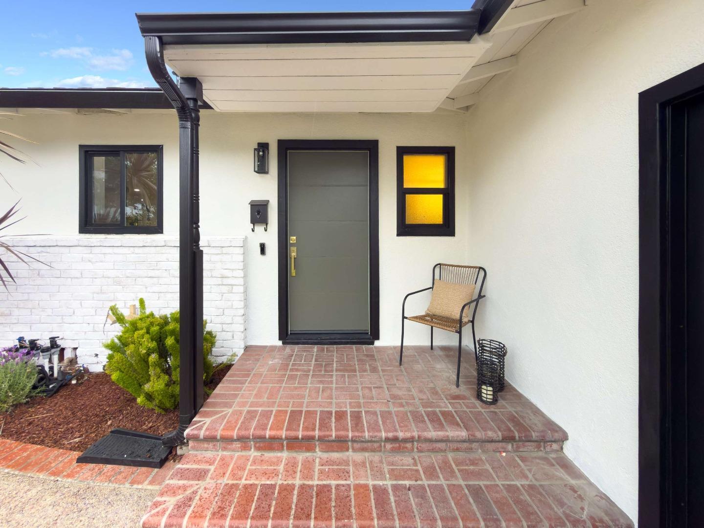 Detail Gallery Image 4 of 42 For 1650 S Wolfe Rd, Sunnyvale,  CA 94087 - 3 Beds | 2 Baths