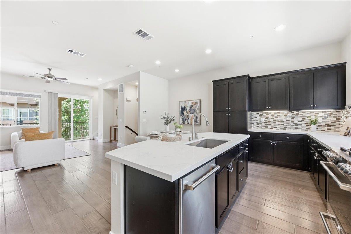 Detail Gallery Image 18 of 78 For 157 Jeffrey Ter, Sunnyvale,  CA 94086 - 3 Beds | 2/1 Baths