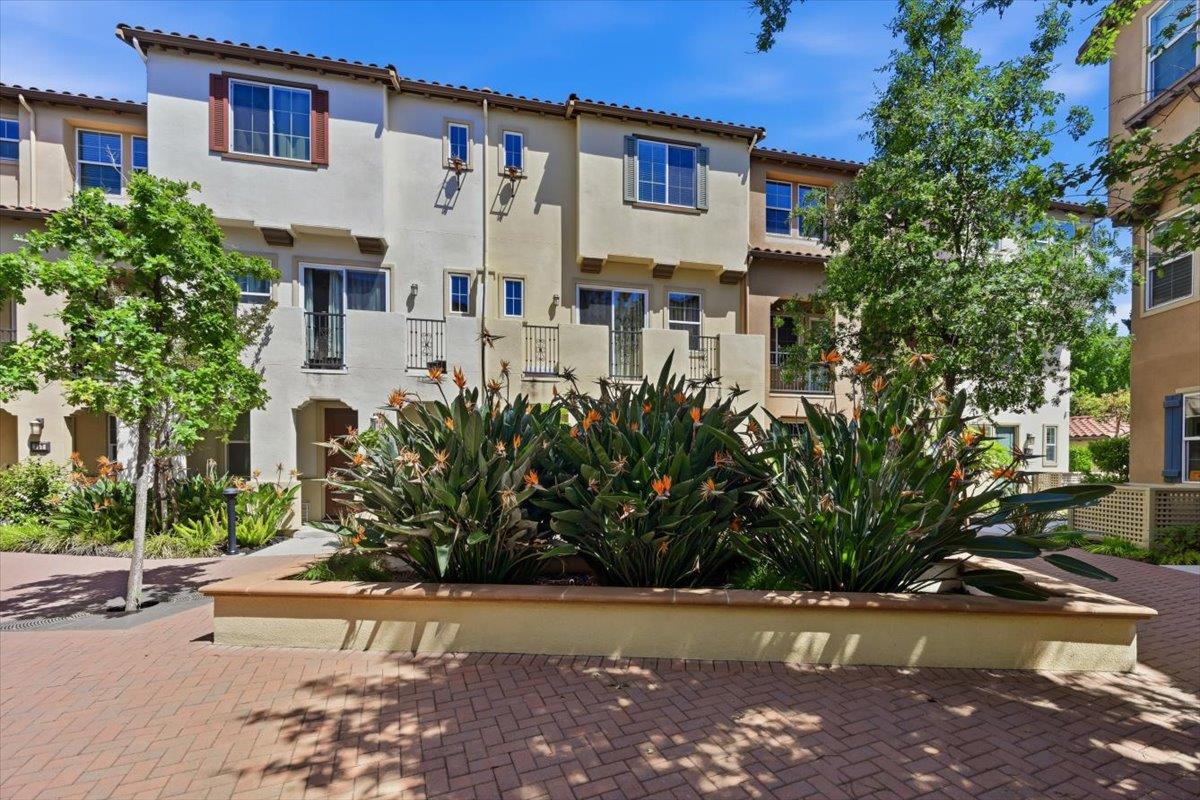 Detail Gallery Image 3 of 78 For 157 Jeffrey Ter, Sunnyvale,  CA 94086 - 3 Beds | 2/1 Baths