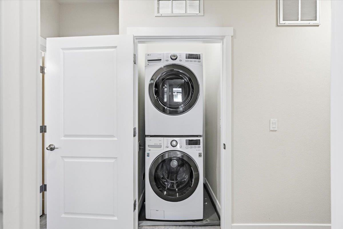 Detail Gallery Image 31 of 78 For 157 Jeffrey Ter, Sunnyvale,  CA 94086 - 3 Beds | 2/1 Baths