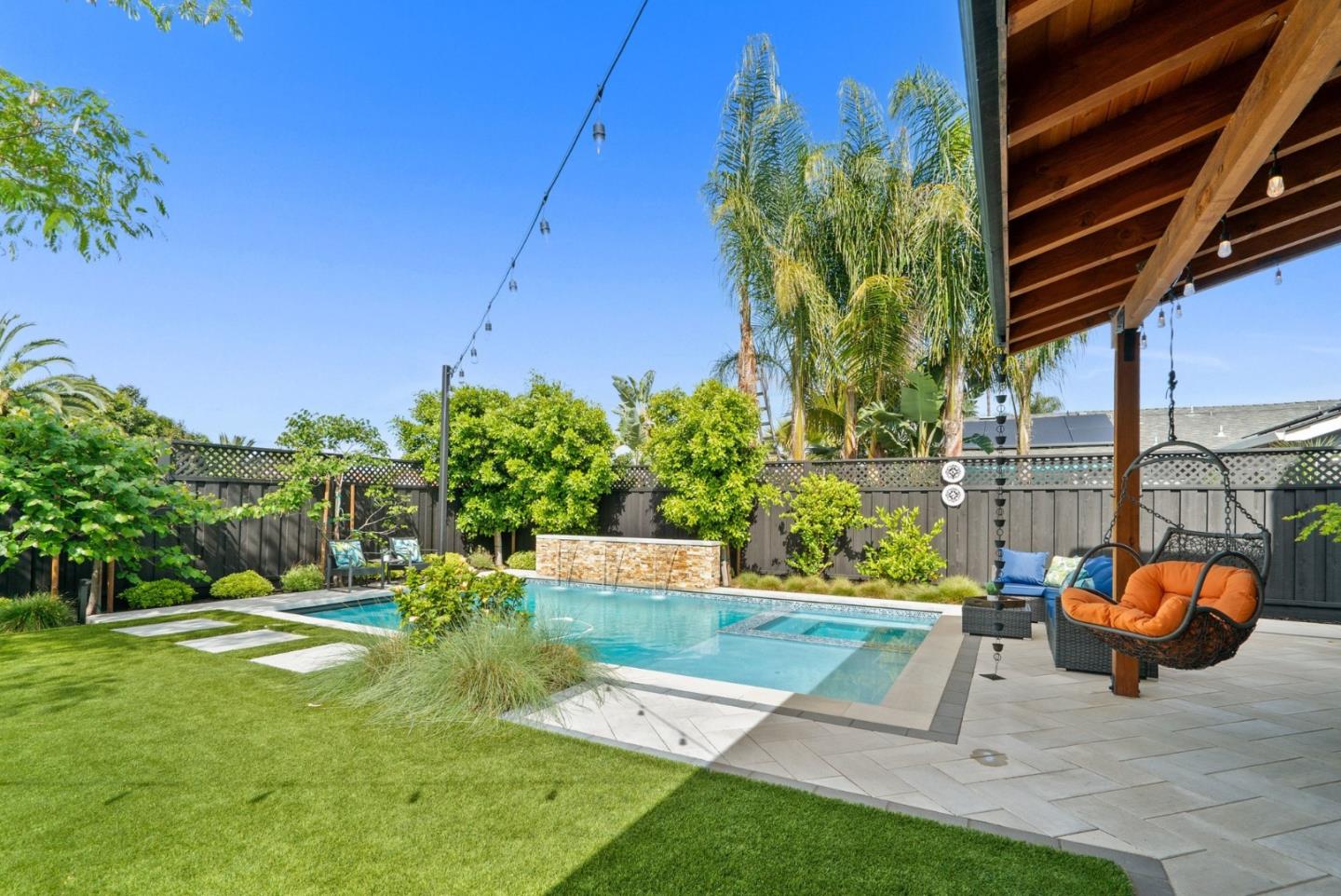 Detail Gallery Image 14 of 59 For 4509 Thistle Dr, San Jose,  CA 95136 - 4 Beds | 2/1 Baths