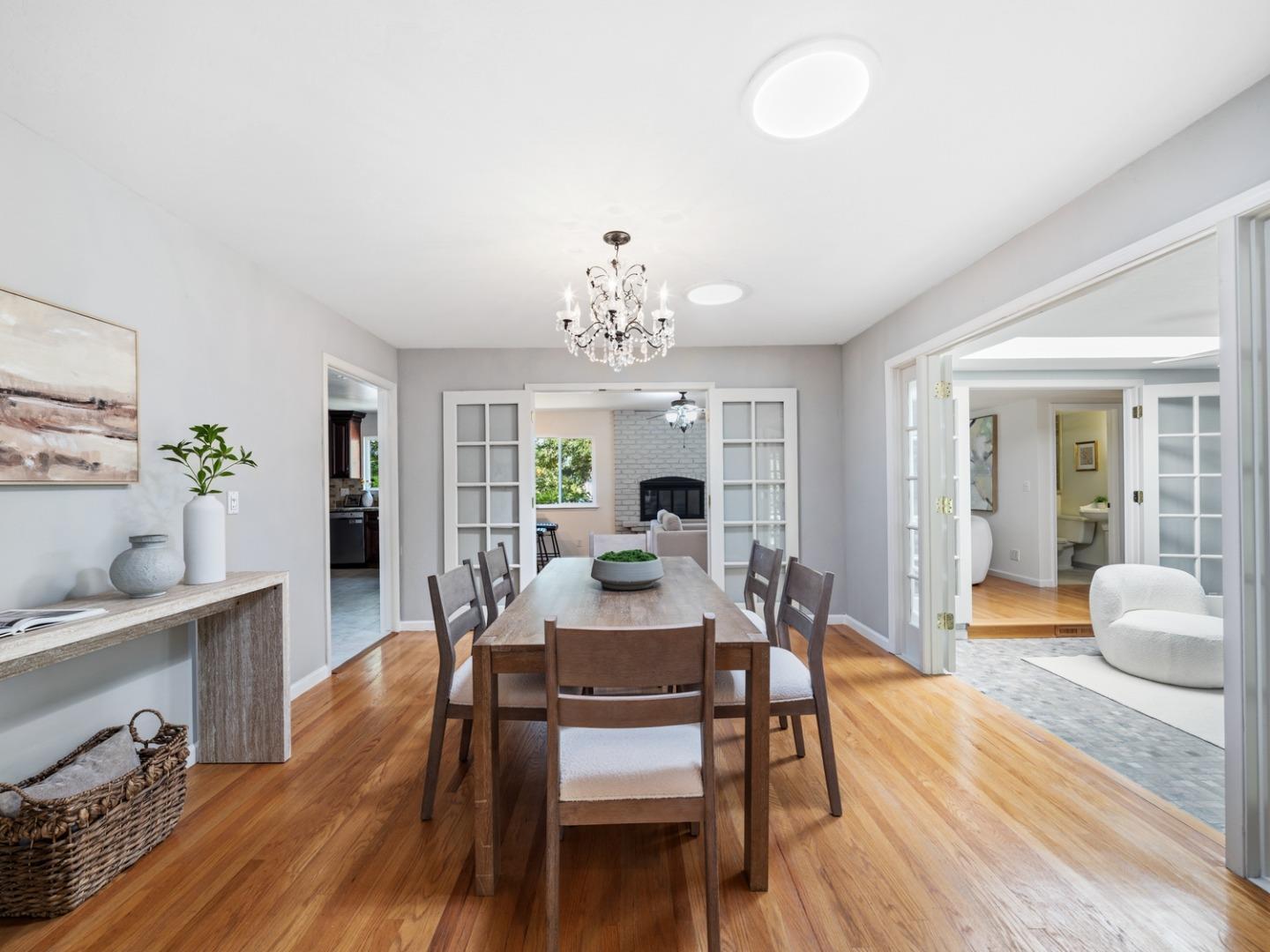 Detail Gallery Image 13 of 40 For 12100 Saraglen Dr, Saratoga,  CA 95070 - 5 Beds | 3 Baths