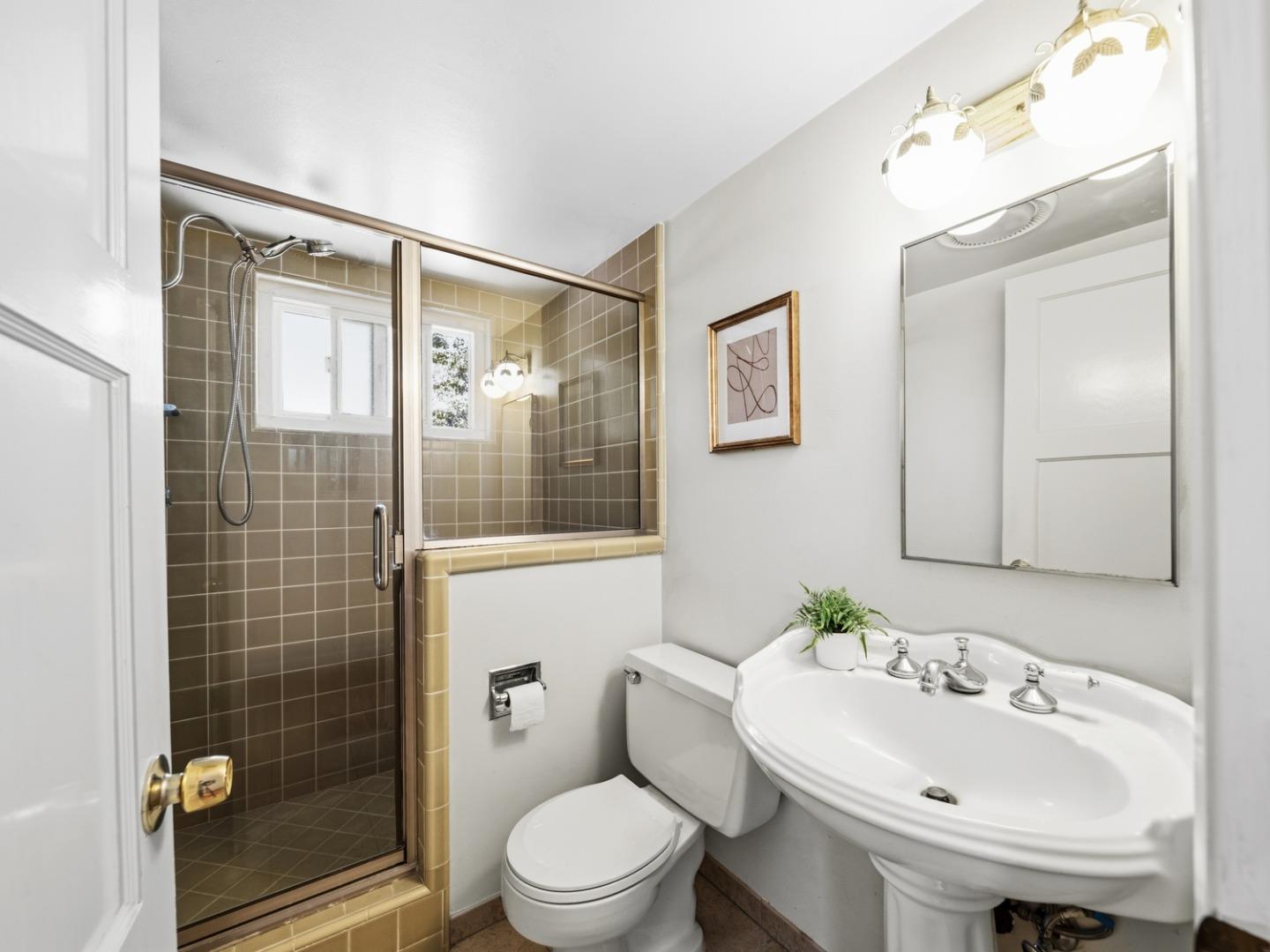 Detail Gallery Image 20 of 40 For 12100 Saraglen Dr, Saratoga,  CA 95070 - 5 Beds | 3 Baths