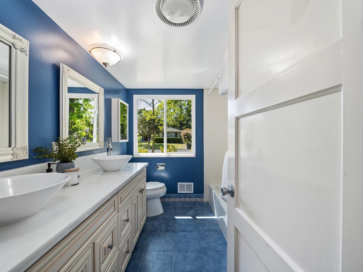 Detail Gallery Image 21 of 40 For 12100 Saraglen Dr, Saratoga,  CA 95070 - 5 Beds | 3 Baths