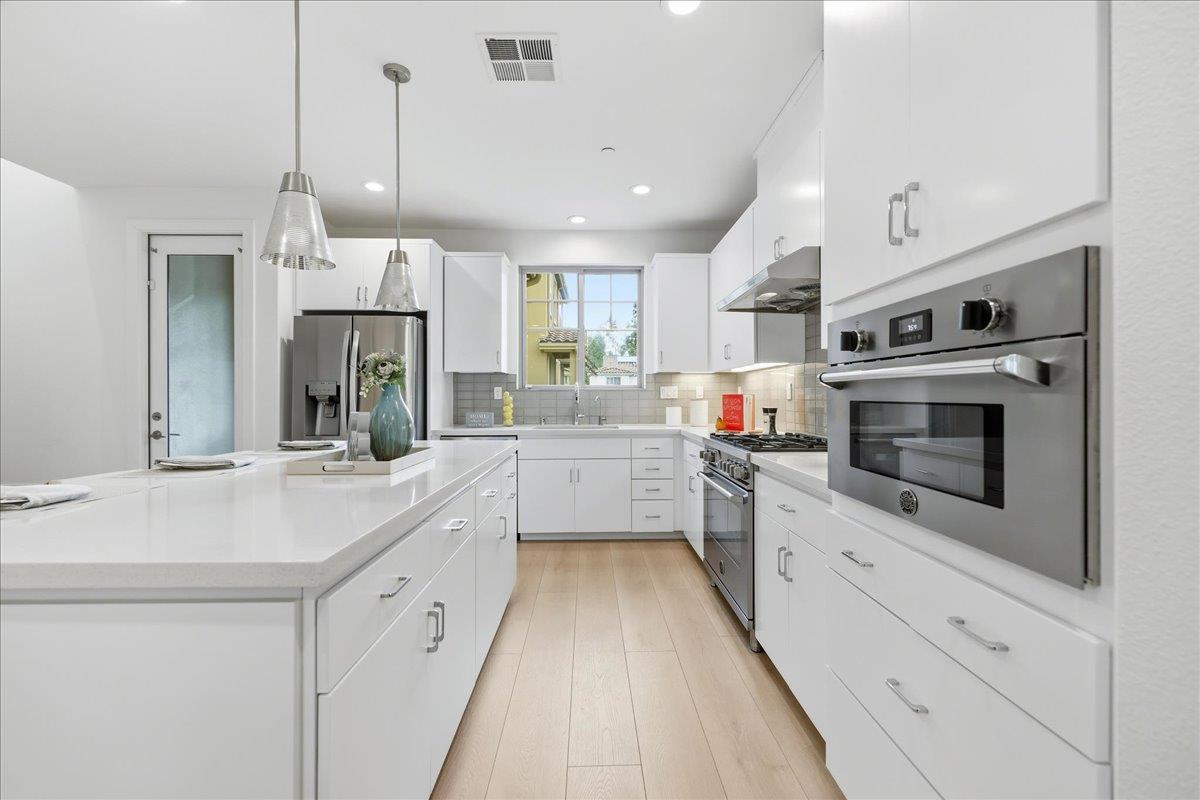 Detail Gallery Image 12 of 50 For 270 Ariana Pl, Mountain View,  CA 94043 - 4 Beds | 3/1 Baths