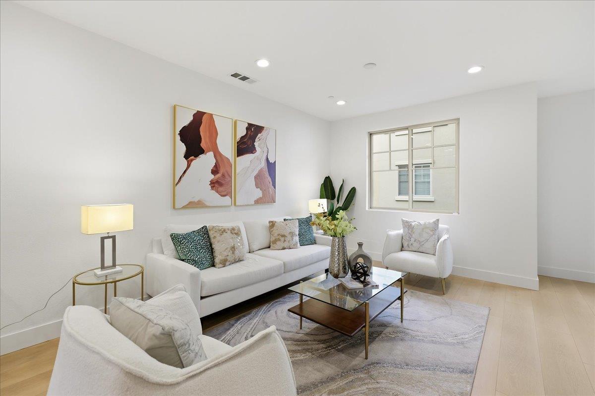 Detail Gallery Image 4 of 50 For 270 Ariana Pl, Mountain View,  CA 94043 - 4 Beds | 3/1 Baths