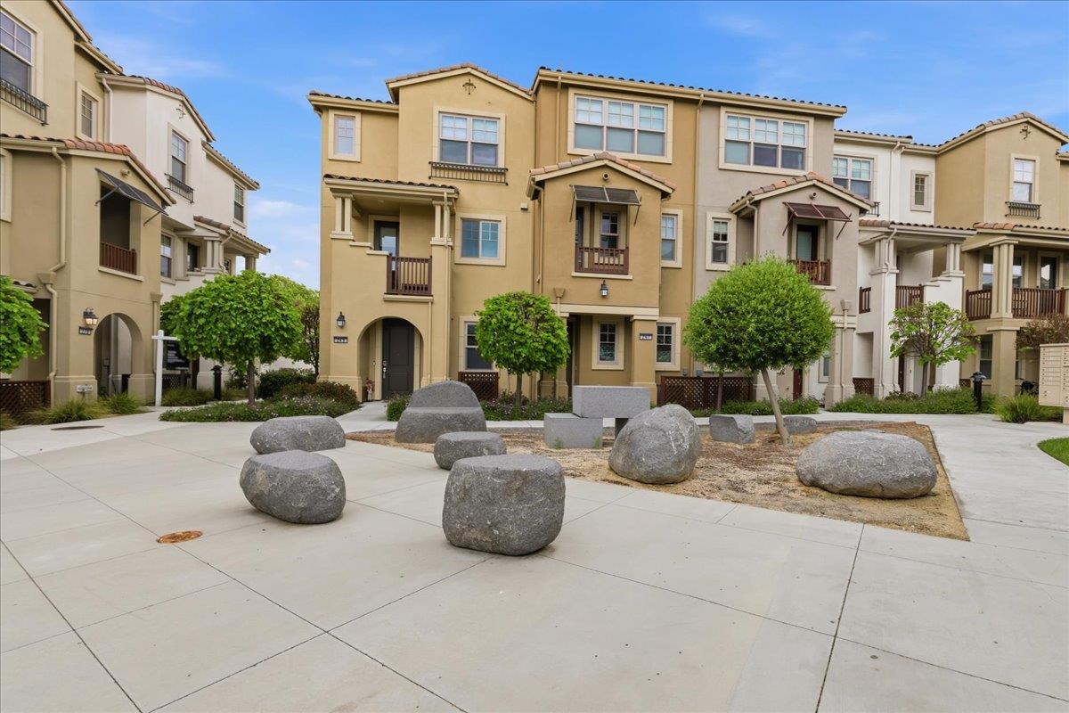 Detail Gallery Image 46 of 50 For 270 Ariana Pl, Mountain View,  CA 94043 - 4 Beds | 3/1 Baths