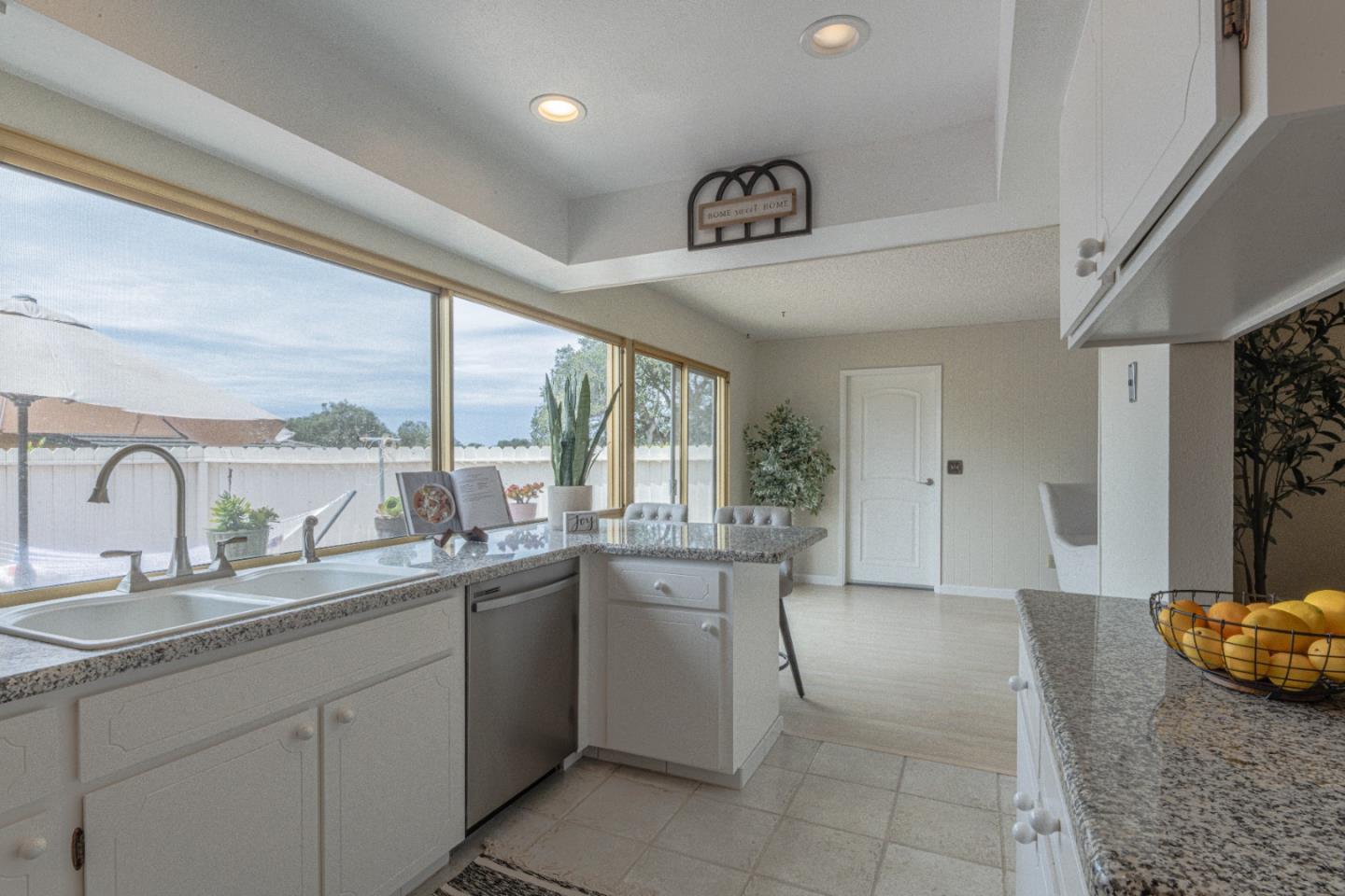 Detail Gallery Image 15 of 35 For 15084 Green Oak Pl, Salinas,  CA 93907 - 3 Beds | 2 Baths