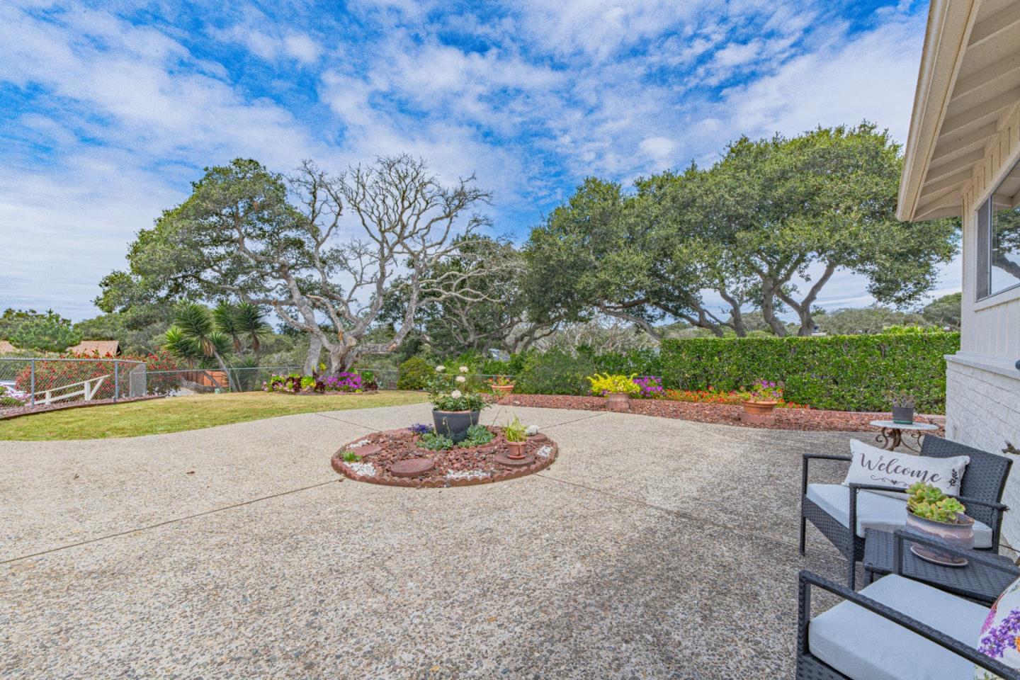 Detail Gallery Image 2 of 35 For 15084 Green Oak Pl, Salinas,  CA 93907 - 3 Beds | 2 Baths