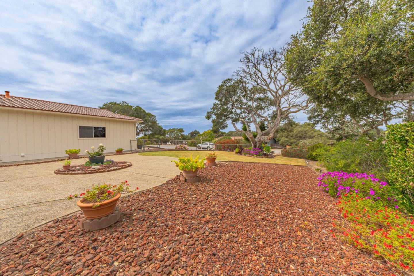 Detail Gallery Image 3 of 35 For 15084 Green Oak Pl, Salinas,  CA 93907 - 3 Beds | 2 Baths