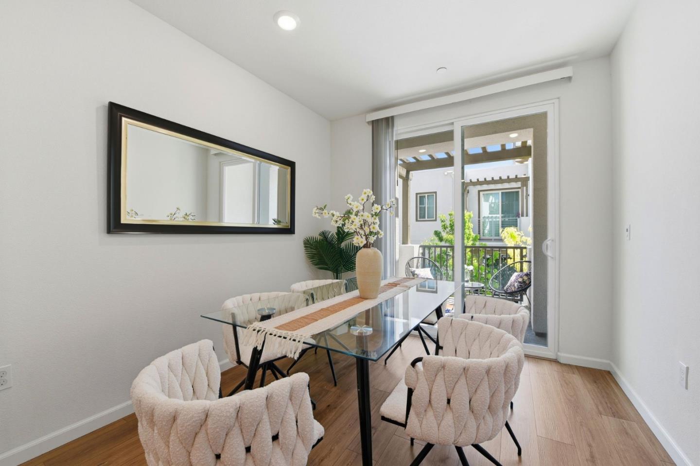 Detail Gallery Image 16 of 40 For 3078 Empoli Ln #5,  San Jose,  CA 95136 - 3 Beds | 3 Baths