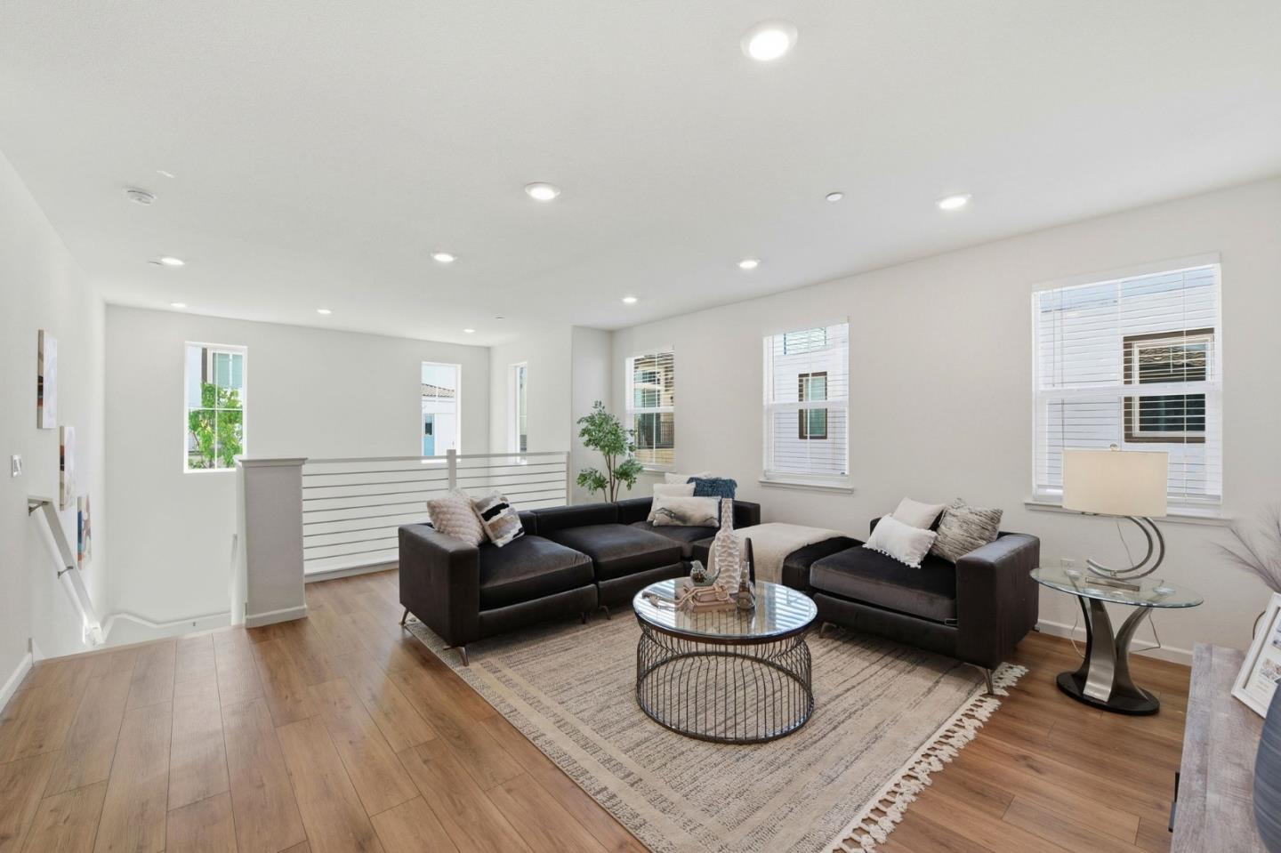 Detail Gallery Image 8 of 40 For 3078 Empoli Ln #5,  San Jose,  CA 95136 - 3 Beds | 3 Baths