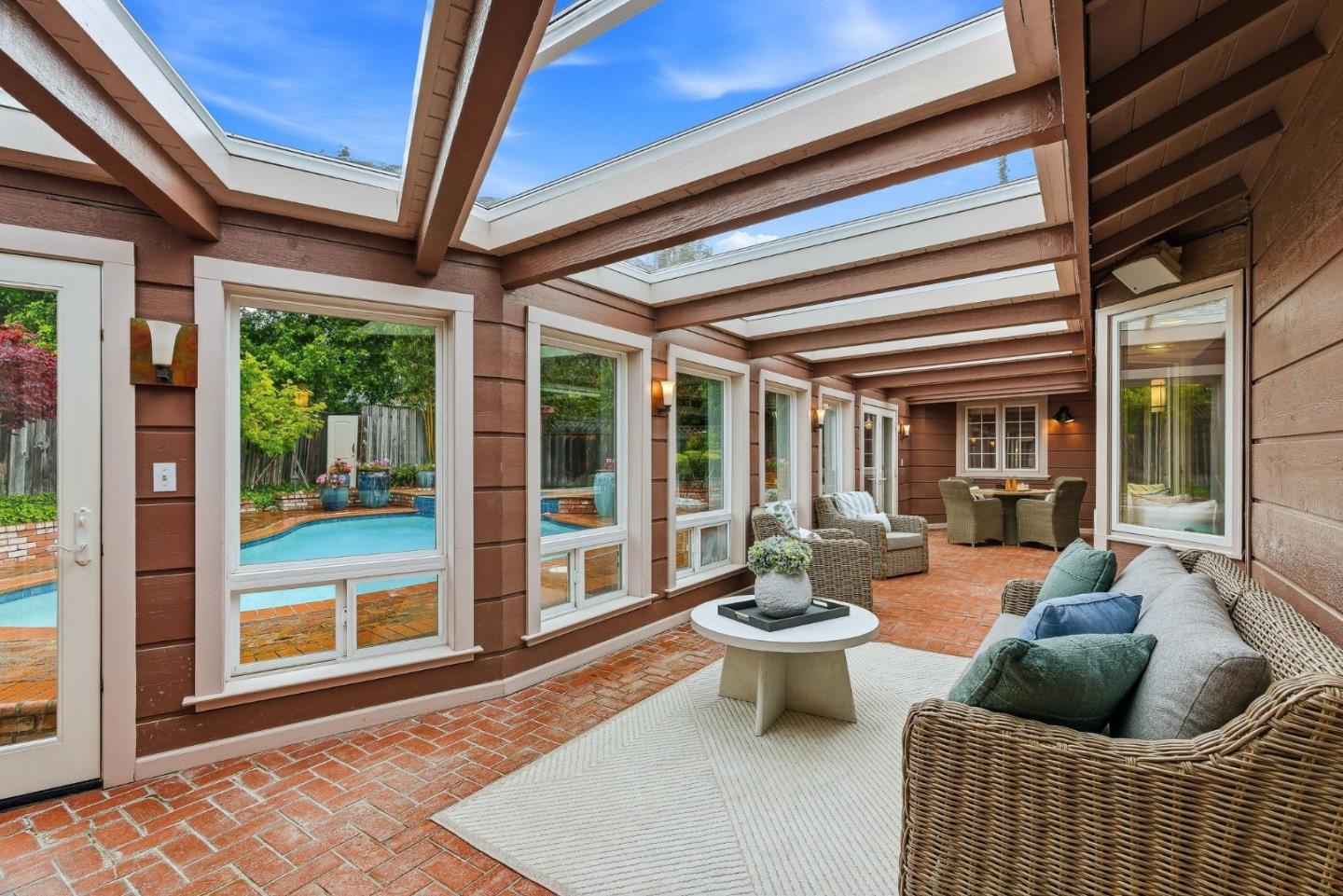 Front Image Thumbnail for ML82043990