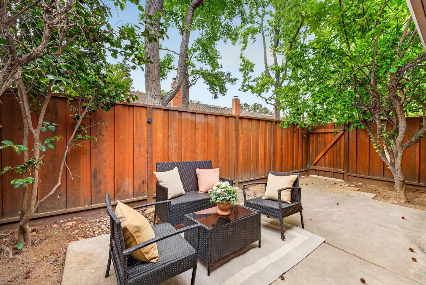 Detail Gallery Image 22 of 29 For 20288 Northwest Sq, Cupertino,  CA 95014 - 2 Beds | 2 Baths