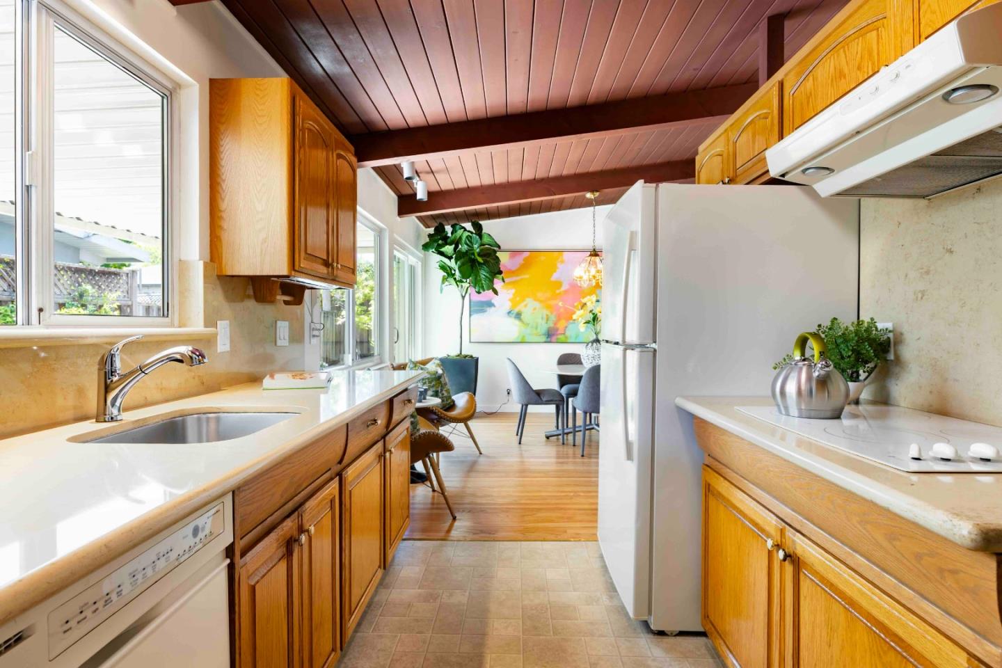 Detail Gallery Image 10 of 20 For 2491 Betlo Ave, Mountain View,  CA 94043 - 3 Beds | 2 Baths