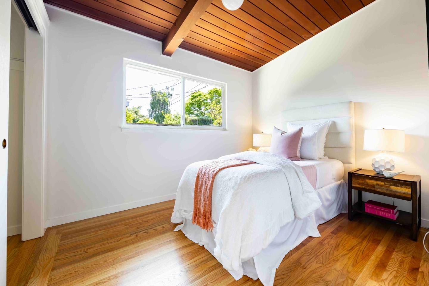 Detail Gallery Image 11 of 20 For 2491 Betlo Ave, Mountain View,  CA 94043 - 3 Beds | 2 Baths