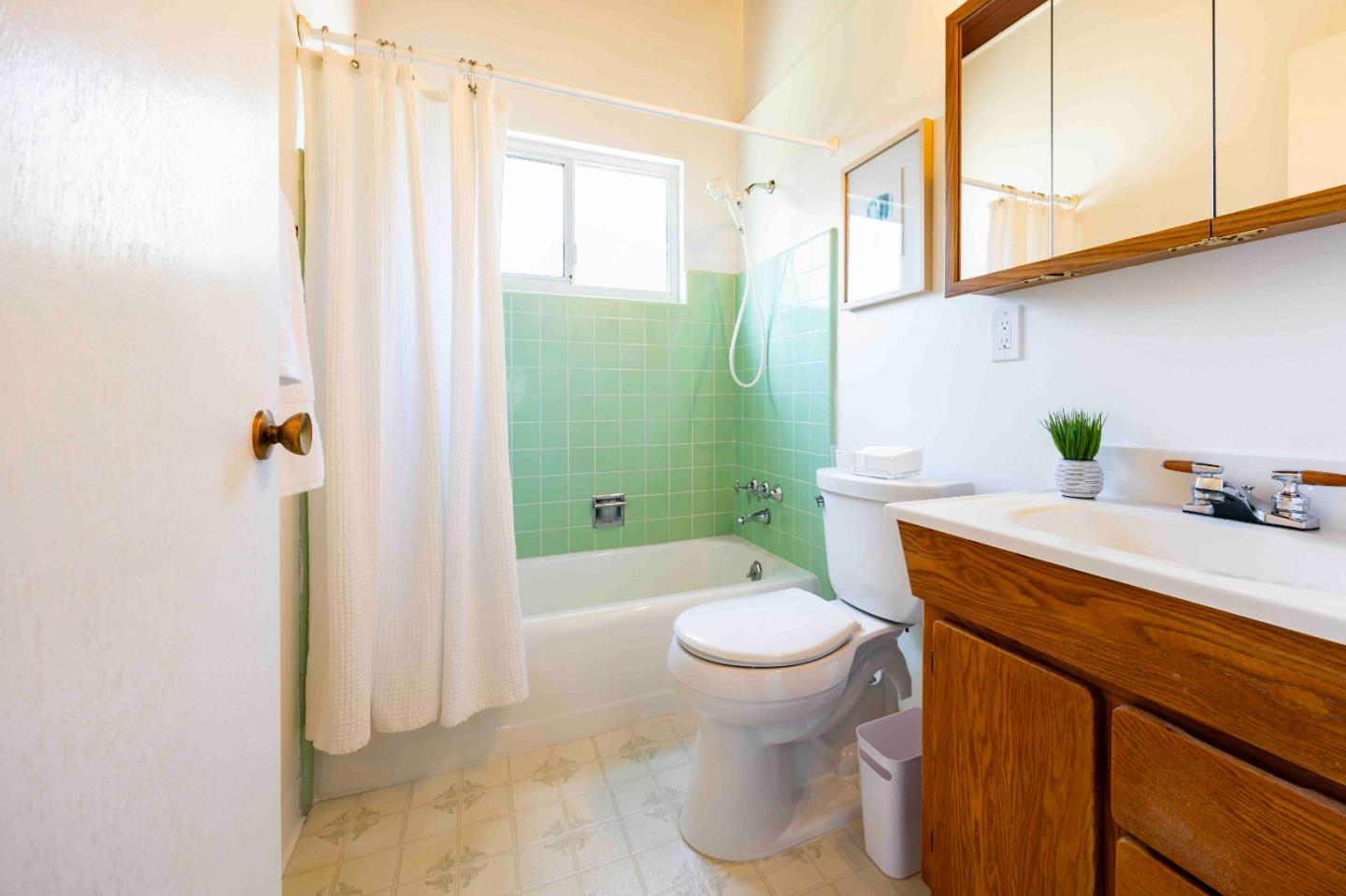 Detail Gallery Image 12 of 20 For 2491 Betlo Ave, Mountain View,  CA 94043 - 3 Beds | 2 Baths