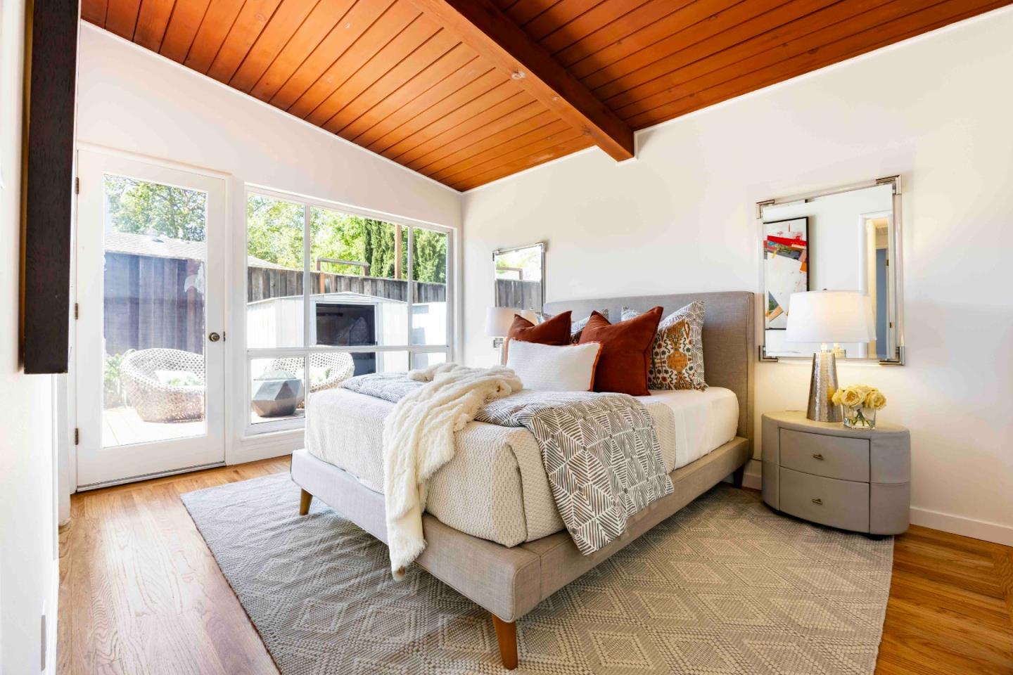 Detail Gallery Image 14 of 20 For 2491 Betlo Ave, Mountain View,  CA 94043 - 3 Beds | 2 Baths