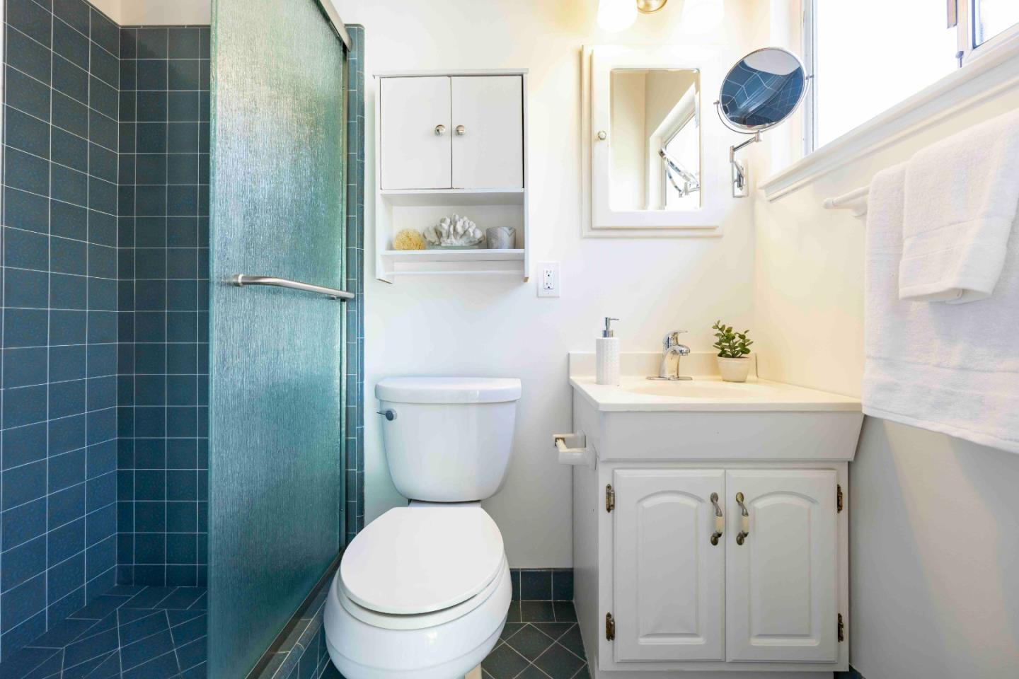 Detail Gallery Image 15 of 20 For 2491 Betlo Ave, Mountain View,  CA 94043 - 3 Beds | 2 Baths